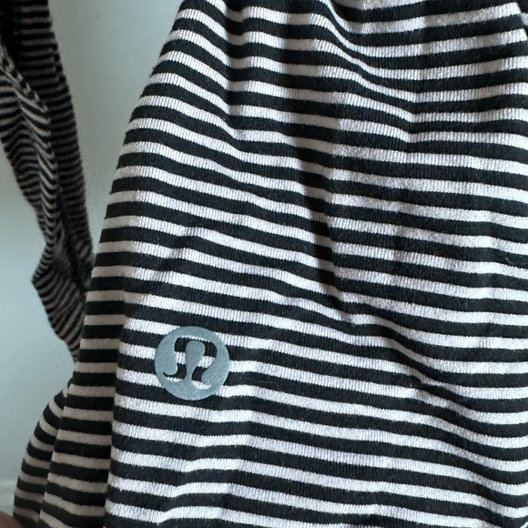 Lululemon Striped Soft Fabric Size 4 Long Sleeve - Picture 3 of 4